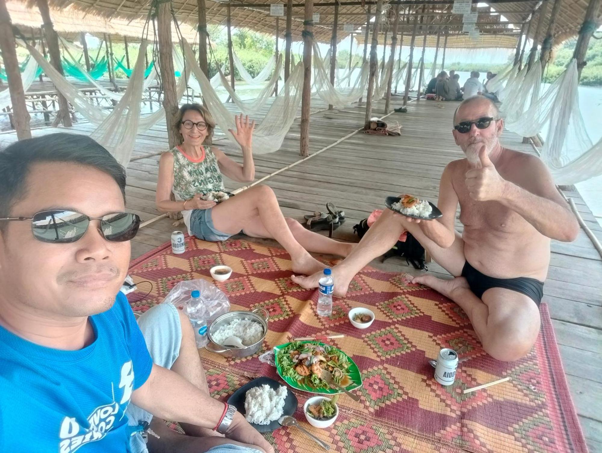 Dolphin Home Stay New Kratie Exteriér fotografie
